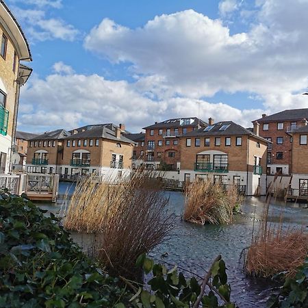Riverside 1Br With Easy Transport 20Min To City Centre Londra Dış mekan fotoğraf