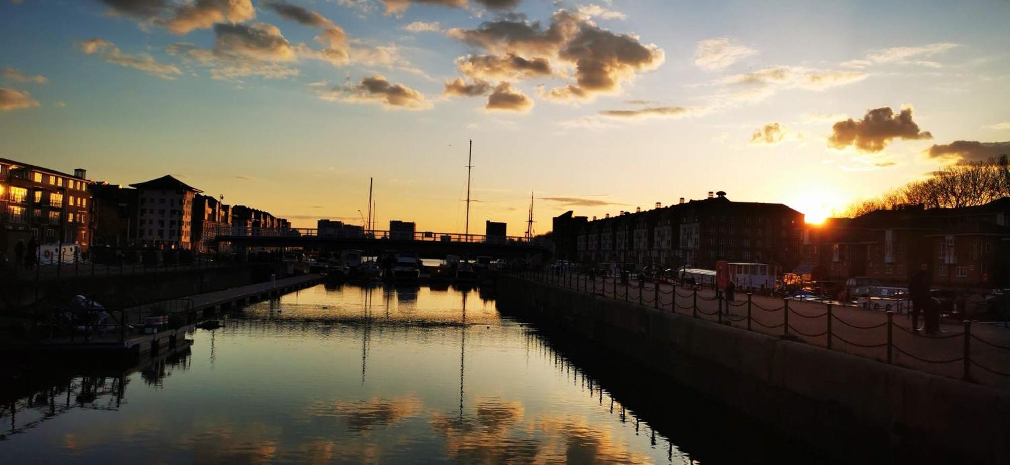 Riverside 1Br With Easy Transport 20Min To City Centre Londra Dış mekan fotoğraf